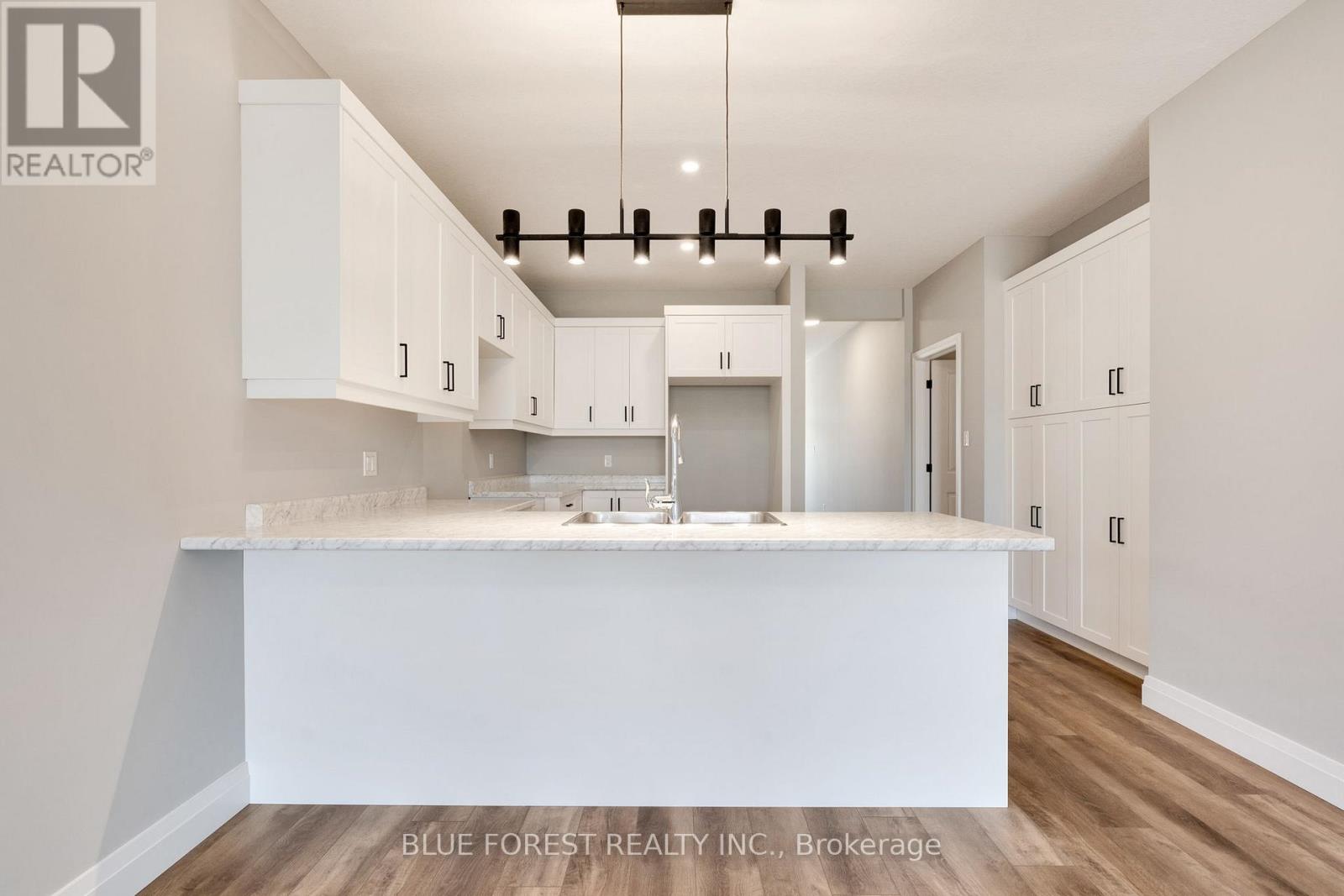 142 Shirley Street, Thames Centre, Ontario  N0M 2P0 - Photo 5 - X13056206