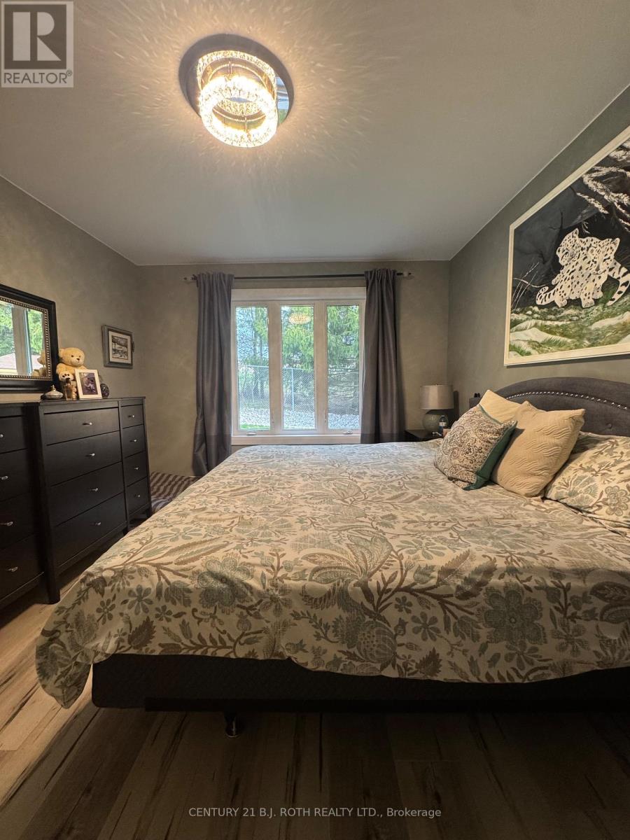 8 Revol Road, Penetanguishene, Ontario  L9M 0W8 - Photo 12 - S12706524