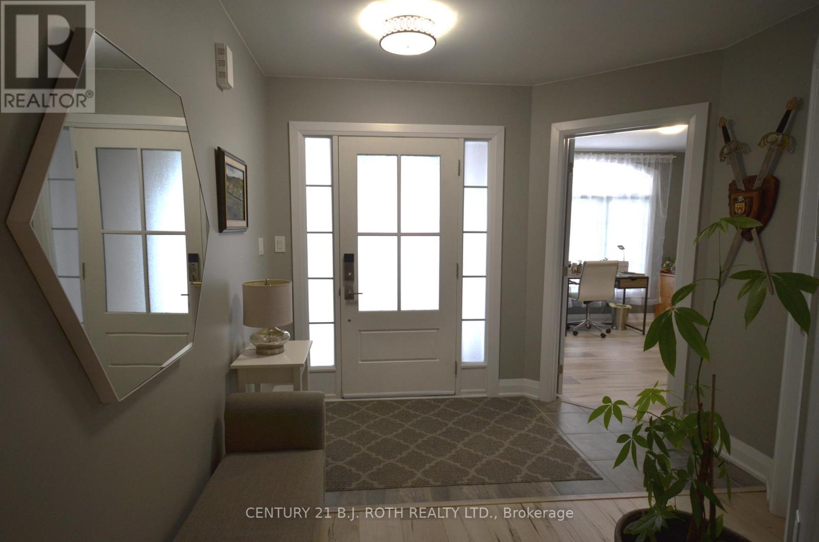 8 Revol Road, Penetanguishene, Ontario  L9M 0W8 - Photo 4 - S12706524