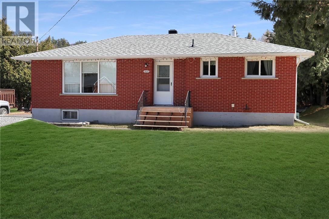 203 Fraser Avenue, Onaping, Ontario  P0M 2C0 - Photo 1 - 2127186