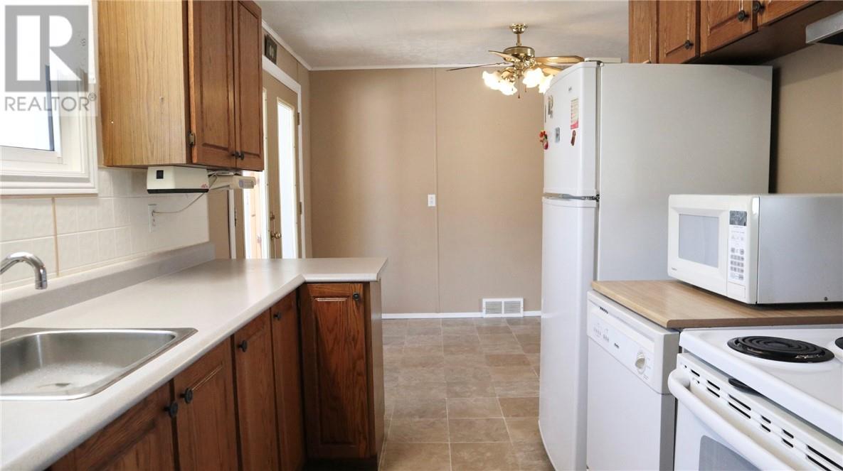 203 Fraser Avenue, Onaping, Ontario  P0M 2C0 - Photo 2 - 2127186