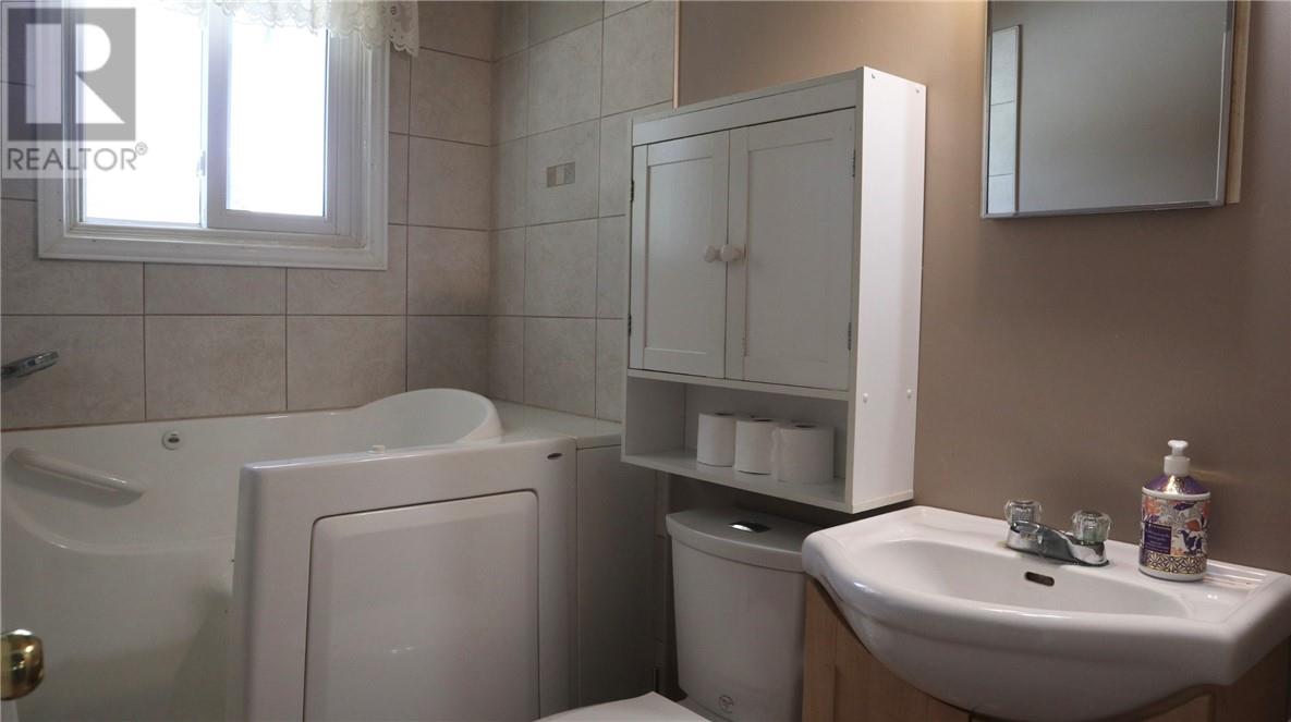 203 Fraser Avenue, Onaping, Ontario  P0M 2C0 - Photo 8 - 2127186