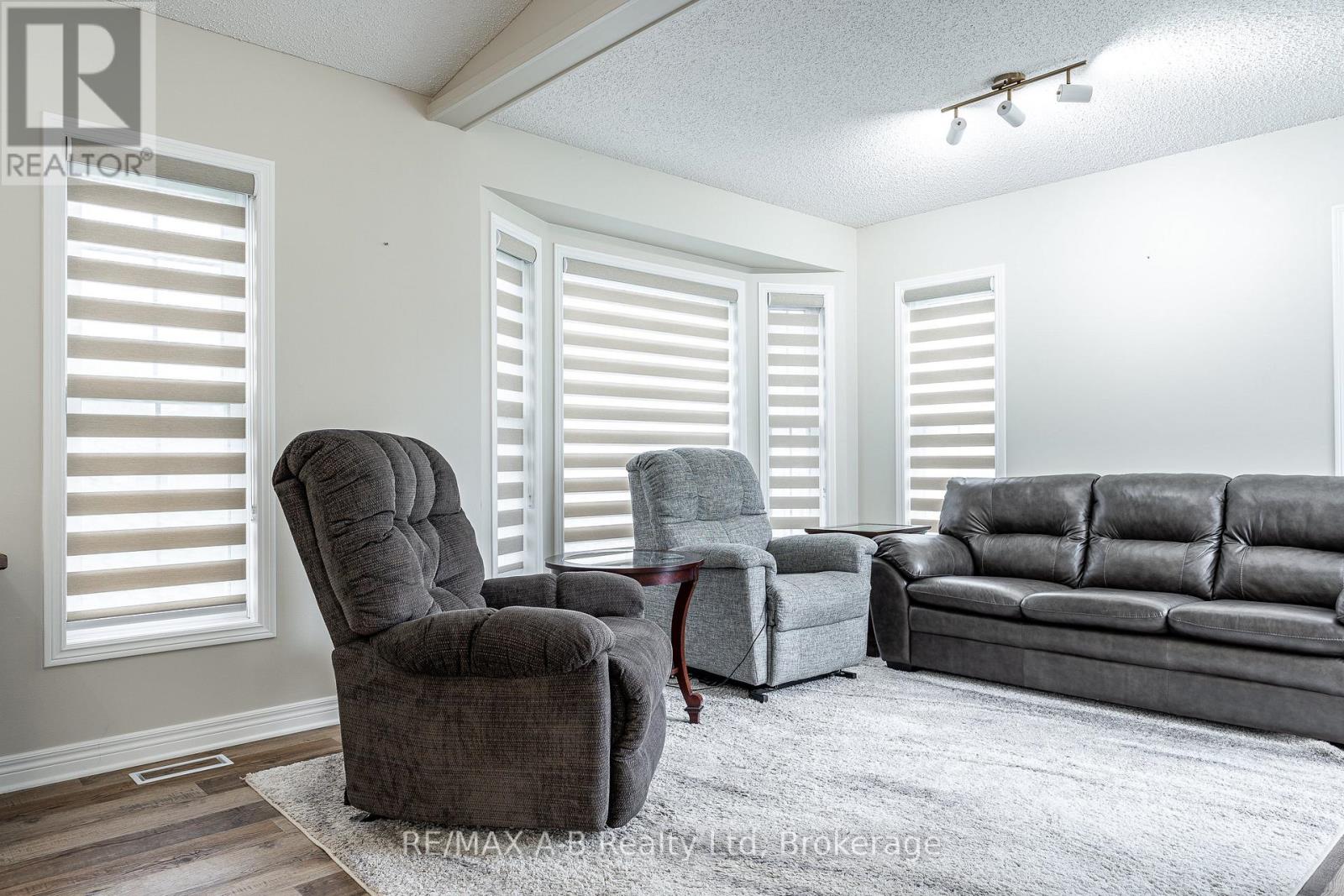 12 - 30 Ann Street, St. Marys, Ontario  N4X 1C8 - Photo 11 - X13056242