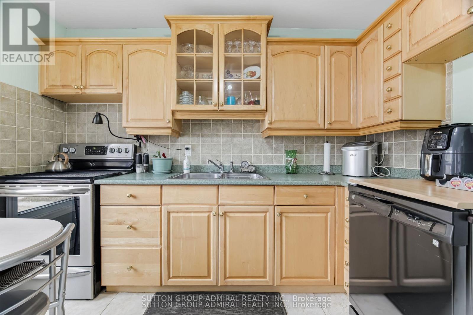 73 - 73 Kingham Road, Halton Hills, Ontario  L7J 1S3 - Photo 7 - W13056196