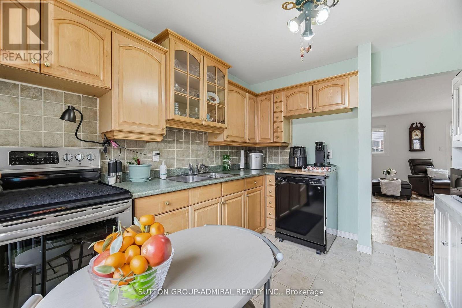 73 - 73 Kingham Road, Halton Hills, Ontario  L7J 1S3 - Photo 8 - W13056196