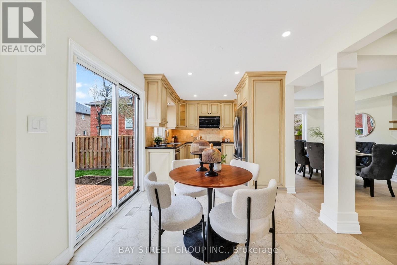 267 Wembley Road, Oakville, Ontario  L6H 6H3 - Photo 14 - W13056240