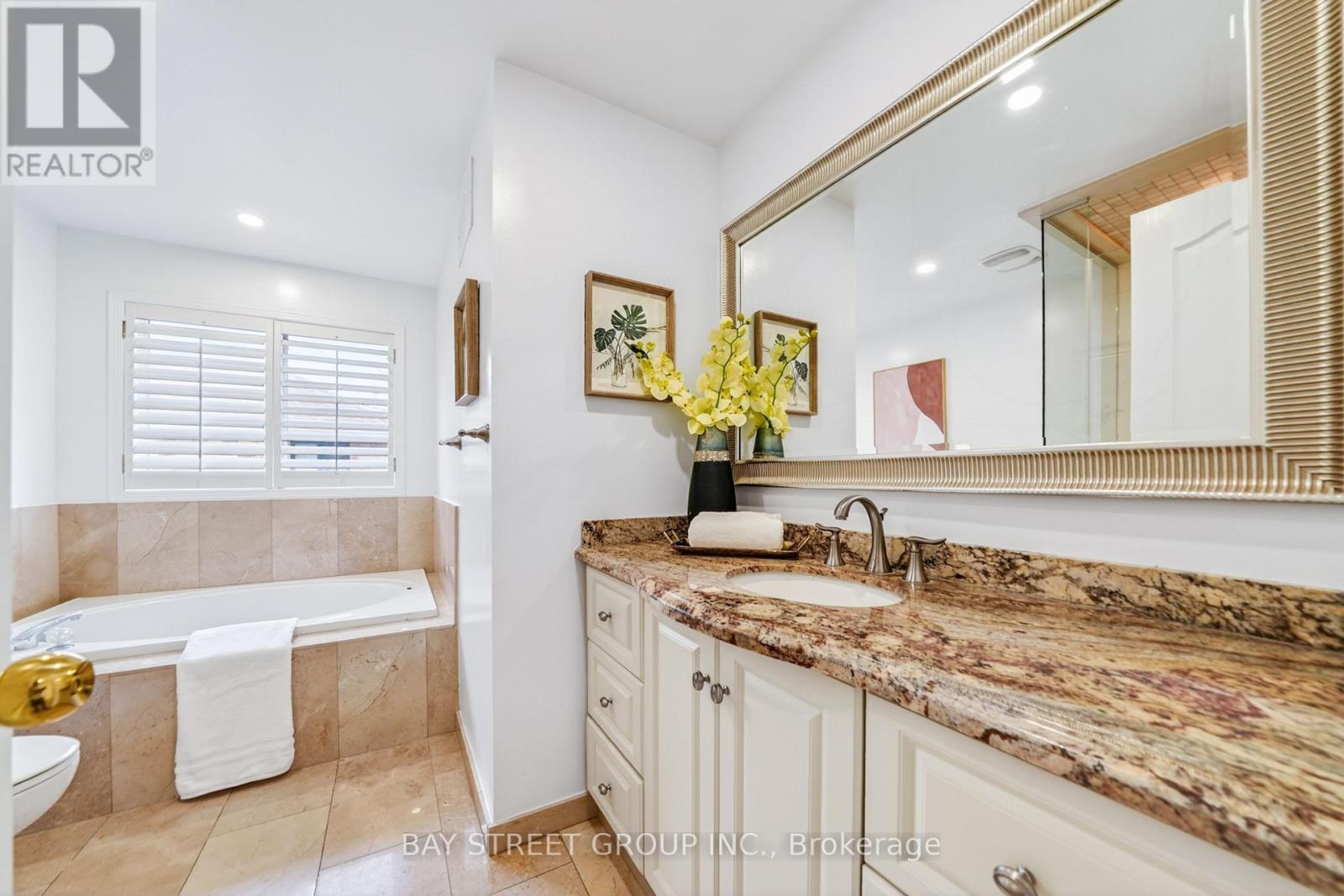 267 Wembley Road, Oakville, Ontario  L6H 6H3 - Photo 30 - W13056240