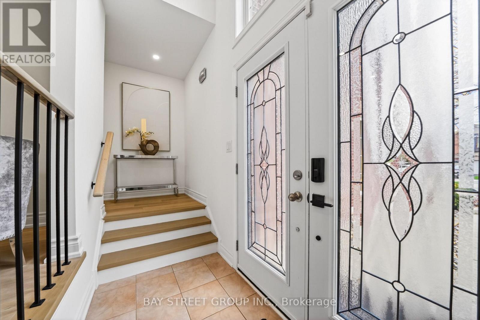 267 Wembley Road, Oakville, Ontario  L6H 6H3 - Photo 5 - W13056240