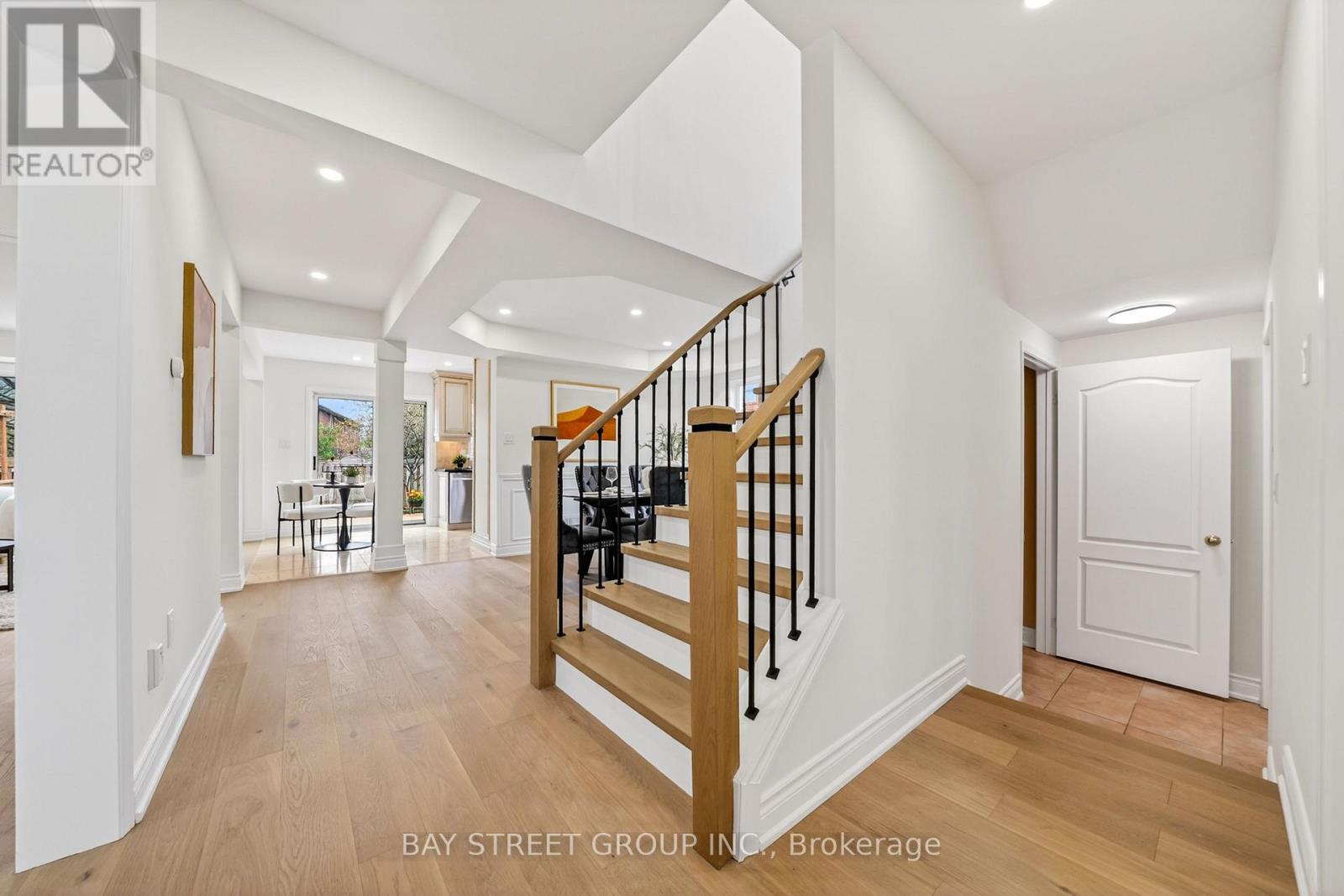 267 Wembley Road, Oakville, Ontario  L6H 6H3 - Photo 8 - W13056240