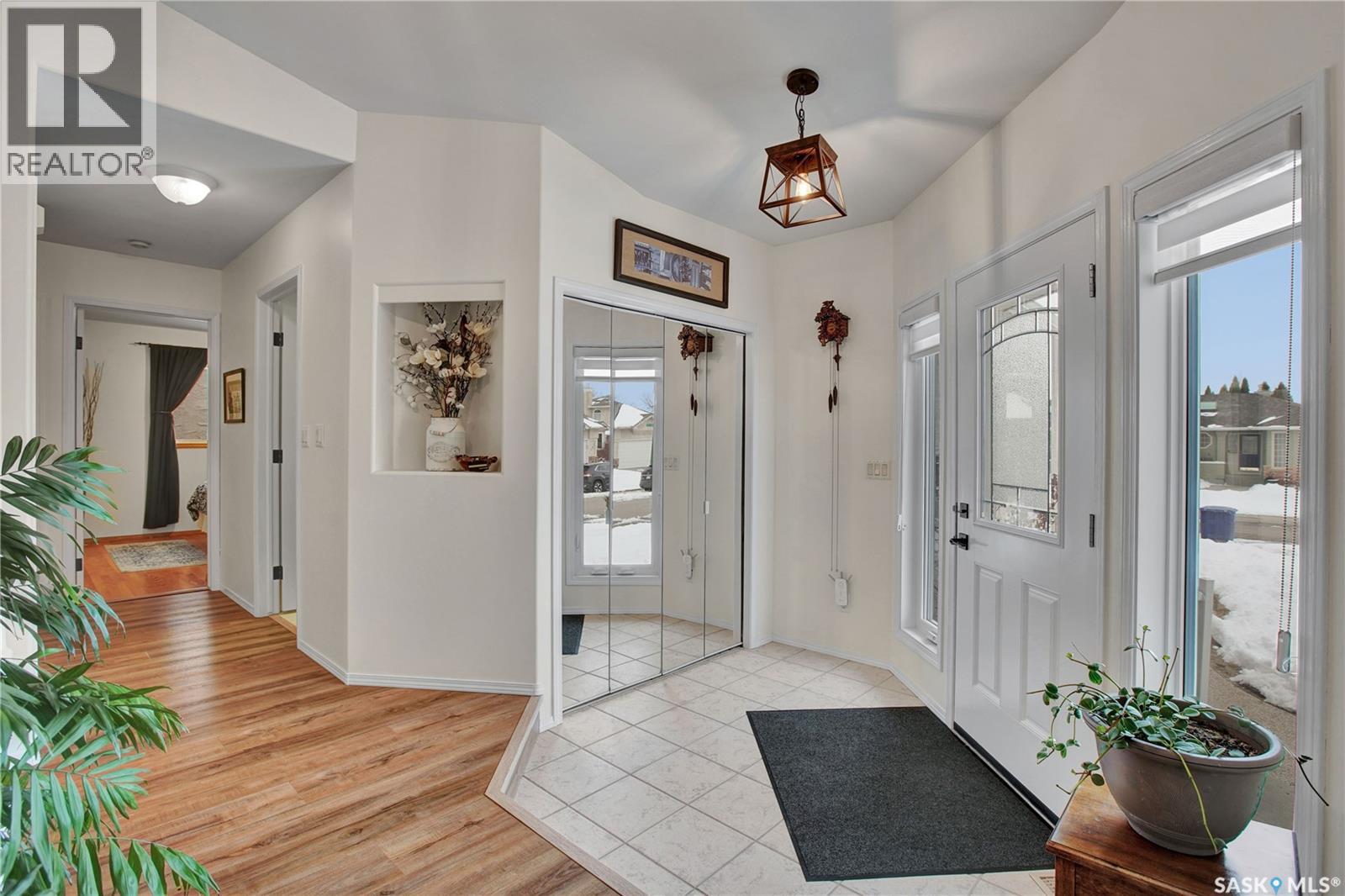 439 Braemar Court, Saskatoon, Saskatchewan  S7V 1A2 - Photo 3 - SK034149