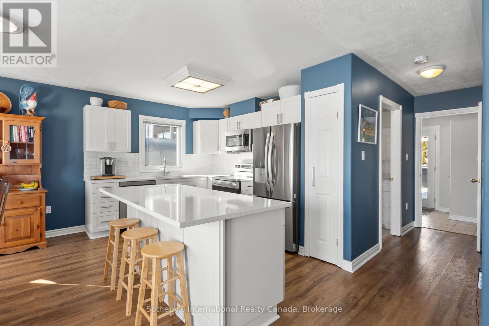 604 Champlain Road, Tiny, Ontario  L9M 0C2 - Photo 6 - S12765292