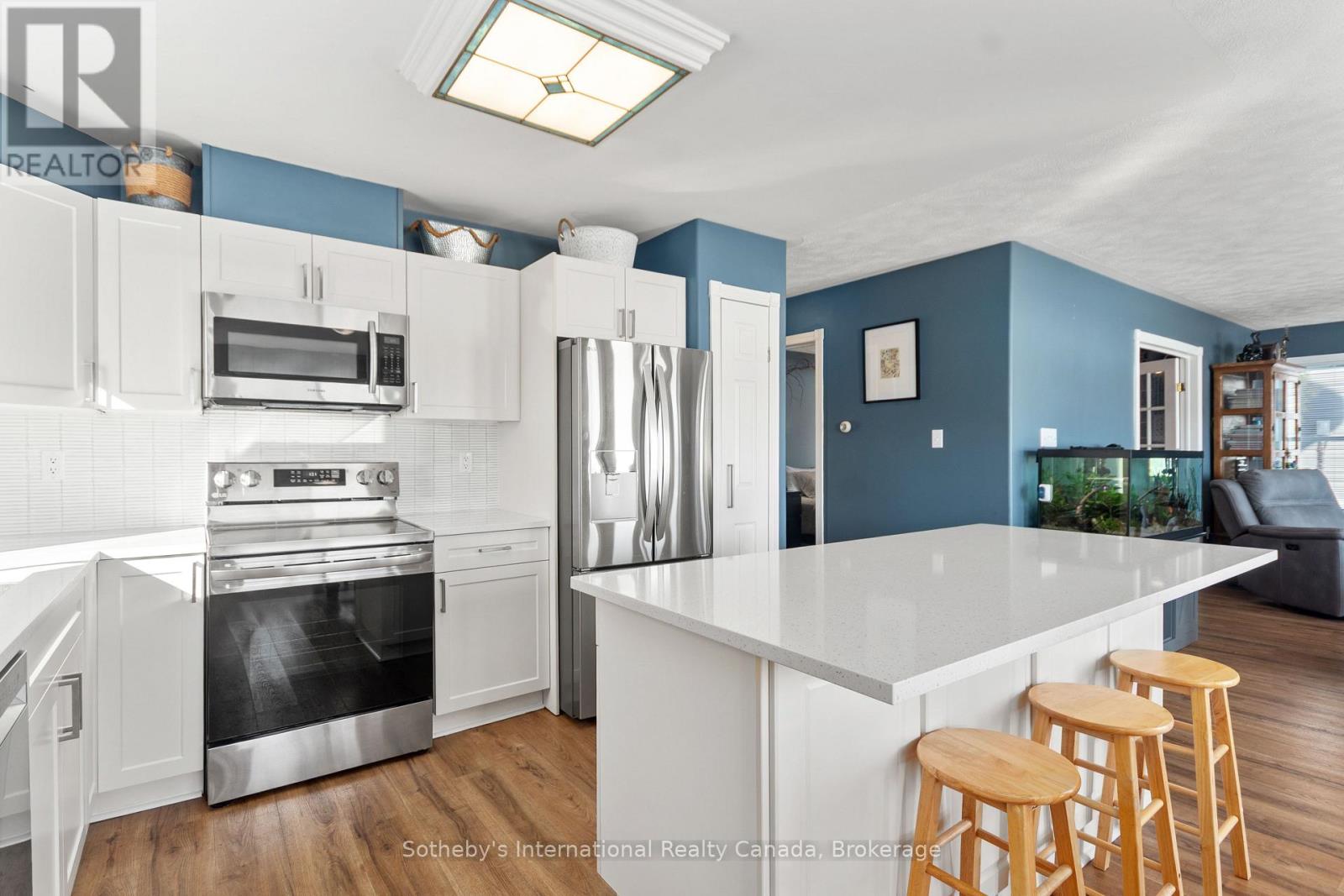 604 Champlain Road, Tiny, Ontario  L9M 0C2 - Photo 7 - S12765292