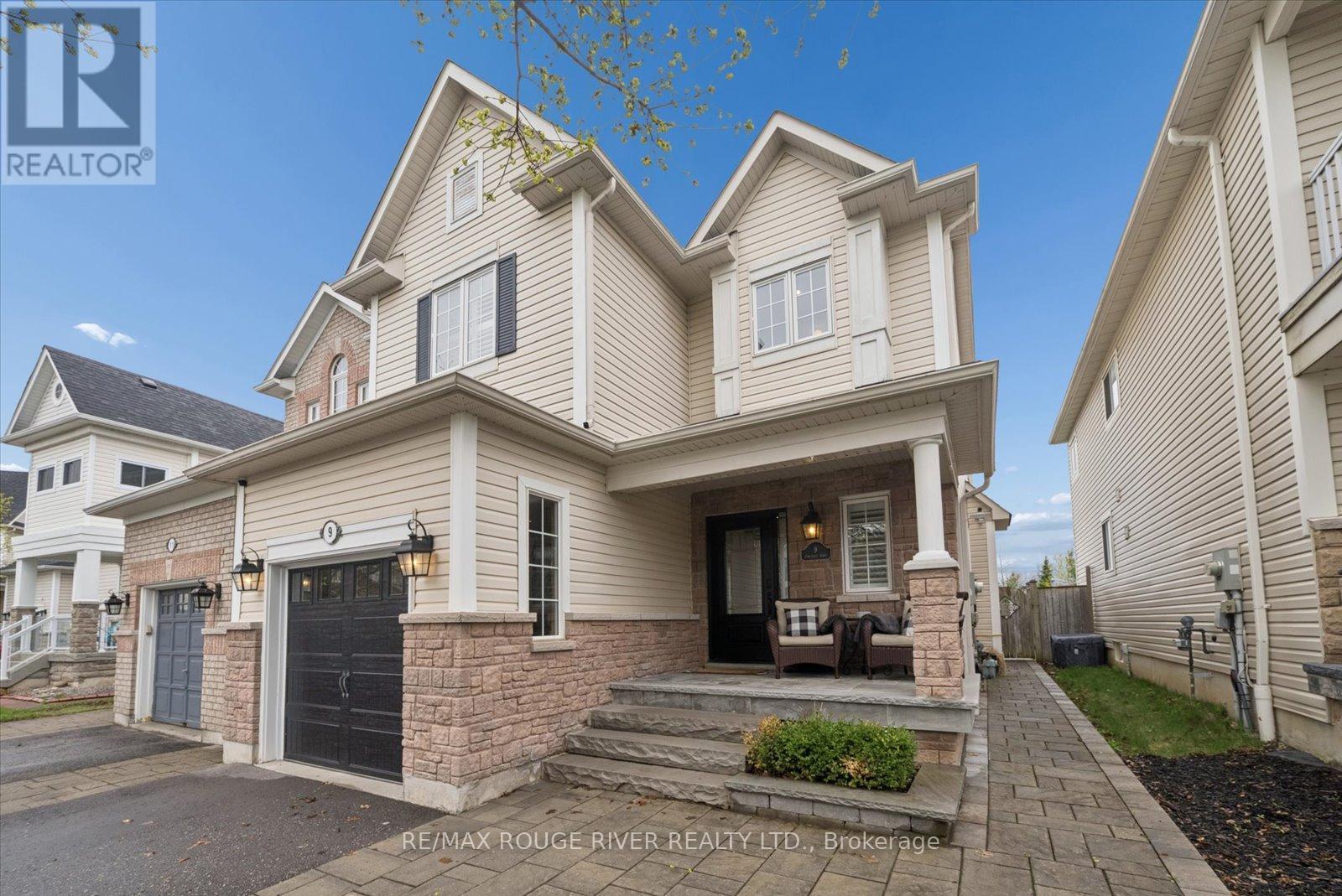 9 Dunstable Drive, Whitby, Ontario  L1M 2L8 - Photo 2 - E13056260