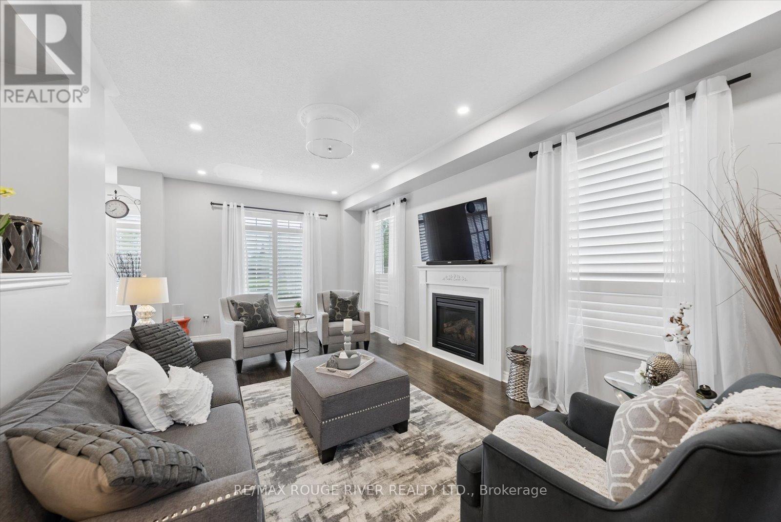 9 Dunstable Drive, Whitby, Ontario  L1M 2L8 - Photo 7 - E13056260