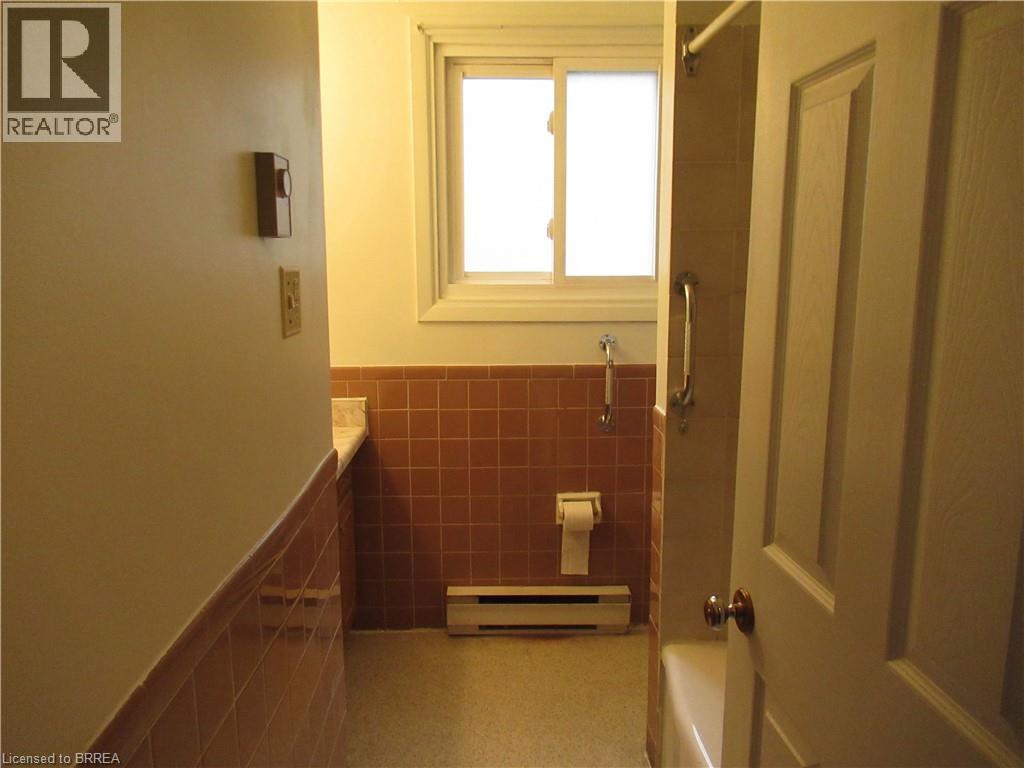 71 Albemarle Street, Brantford, Ontario  N3S 4N8 - Photo 15 - 40824245