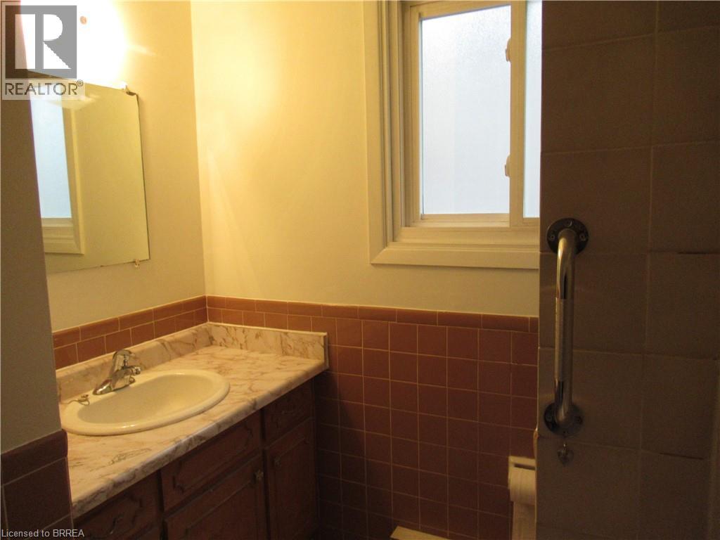 71 Albemarle Street, Brantford, Ontario  N3S 4N8 - Photo 16 - 40824245