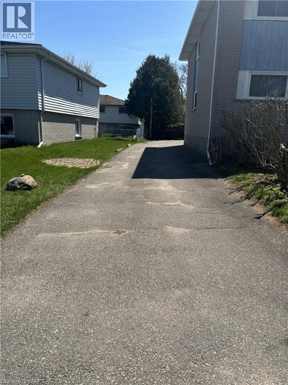 71 Albemarle Street, Brantford, Ontario  N3S 4N8 - Photo 4 - 40824245