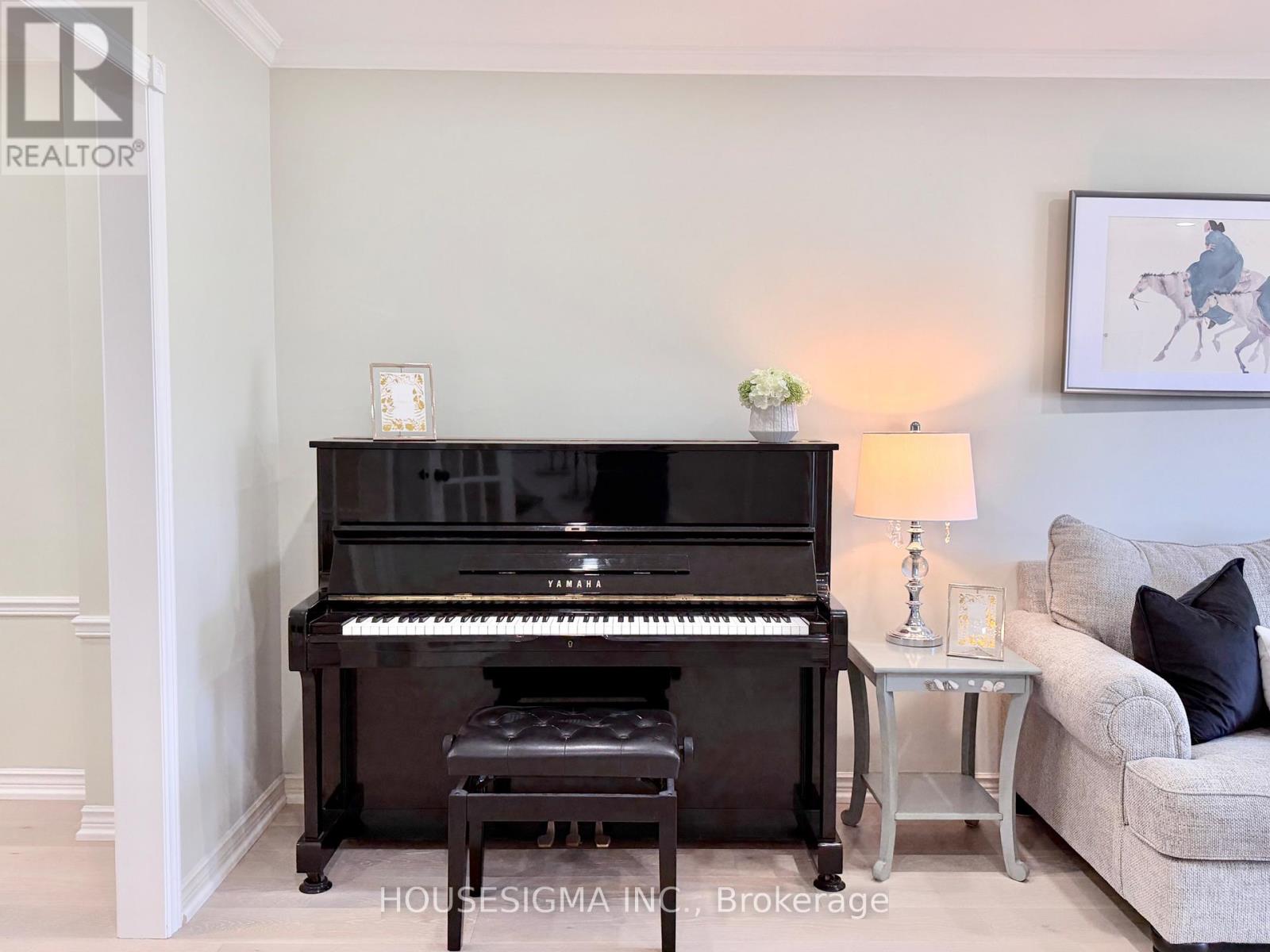 1404 Will Scarlett Drive, Oakville, Ontario  L6J 6S6 - Photo 9 - W13051438