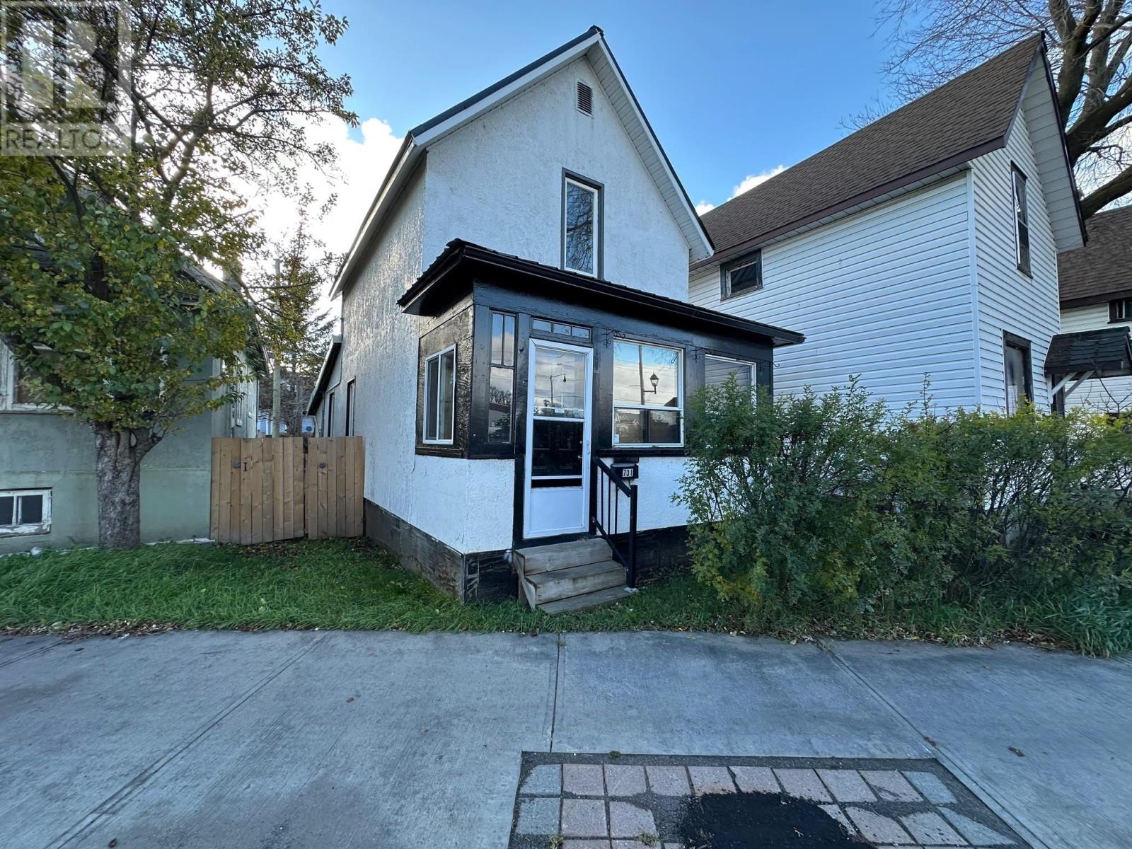 731 Simpson St, Thunder Bay, Ontario  P7C 3K2 - Photo 1 - TB2600835
