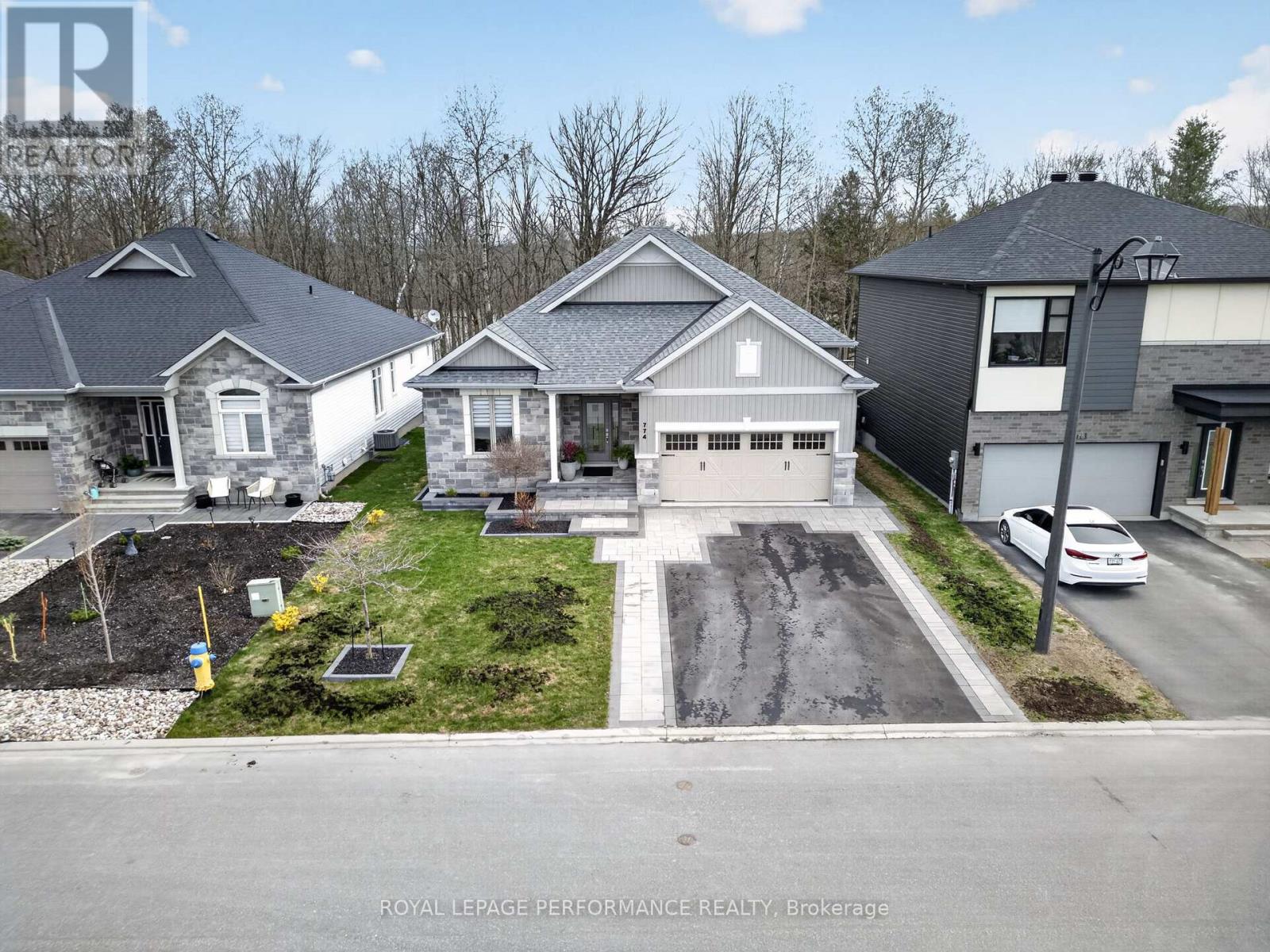 774 Du Rivage Street, Clarence-Rockland, Ontario  K4K 0K8 - Photo 2 - X12898602