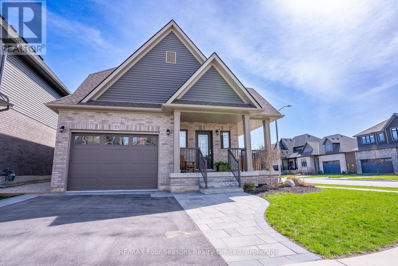 33 KERR STREET, Collingwood, Ontario