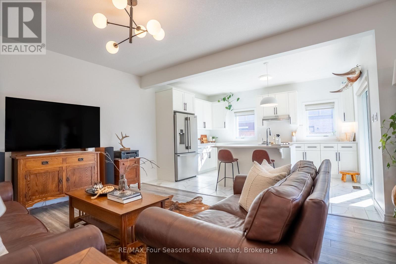 33 Kerr Street, Collingwood, Ontario  L9Y 4B6 - Photo 11 - S13056250