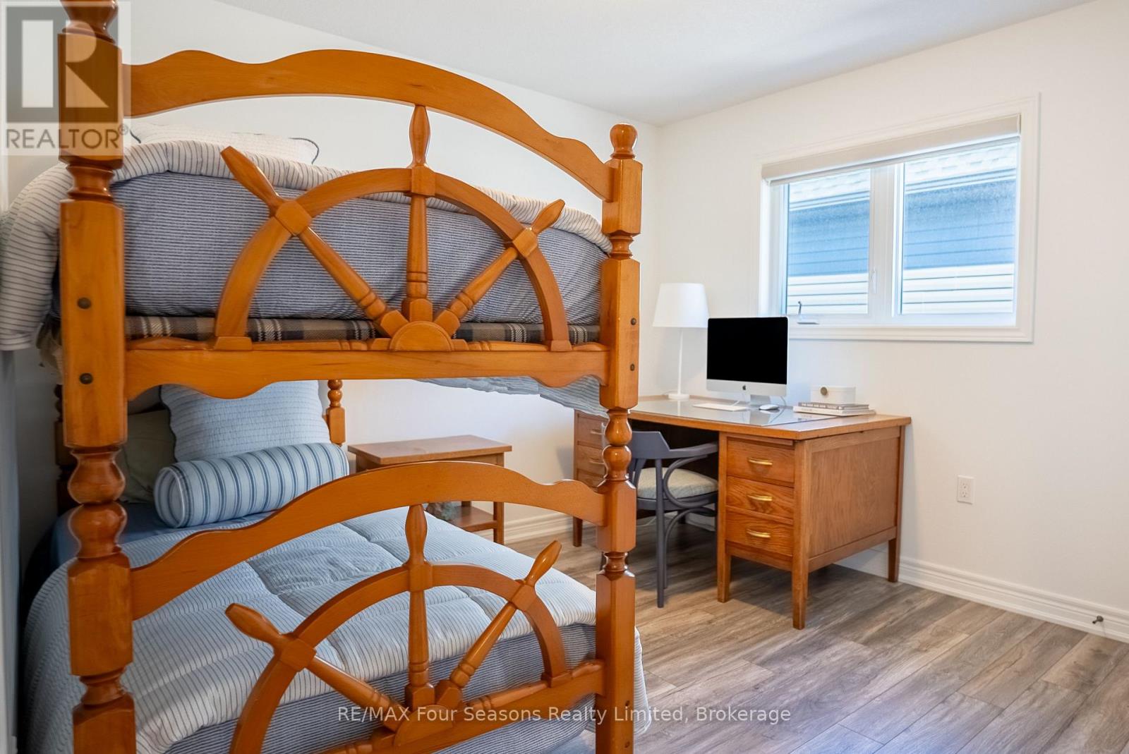 33 Kerr Street, Collingwood, Ontario  L9Y 4B6 - Photo 18 - S13056250