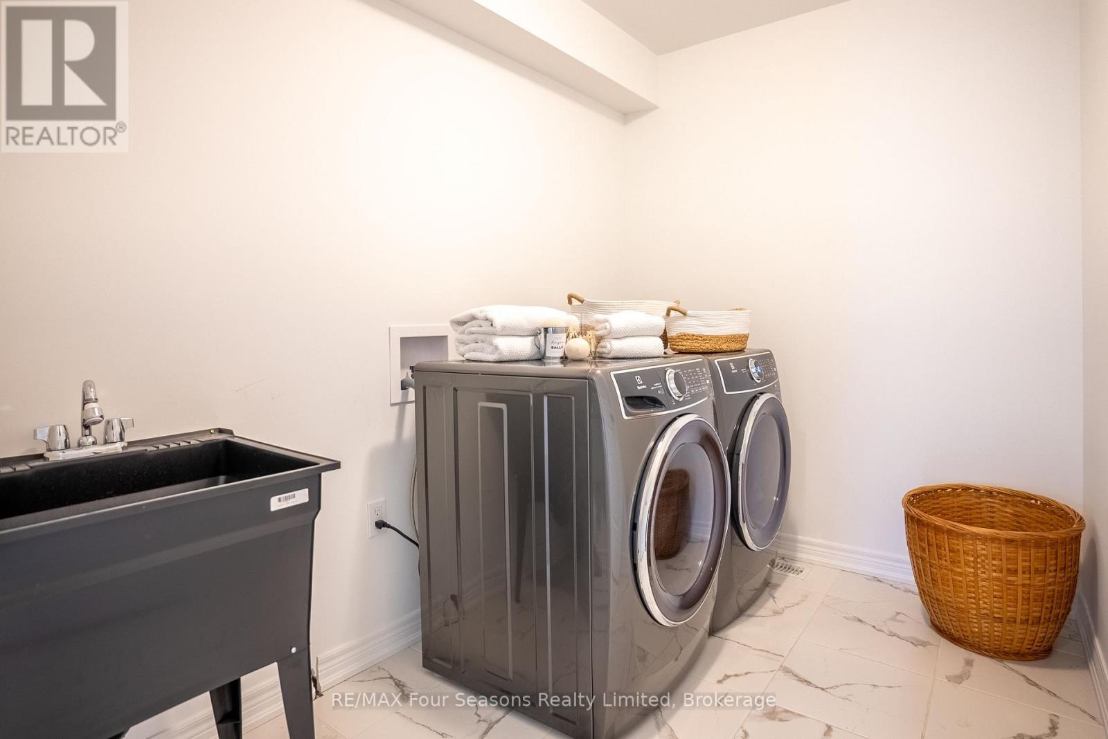 33 Kerr Street, Collingwood, Ontario  L9Y 4B6 - Photo 20 - S13056250