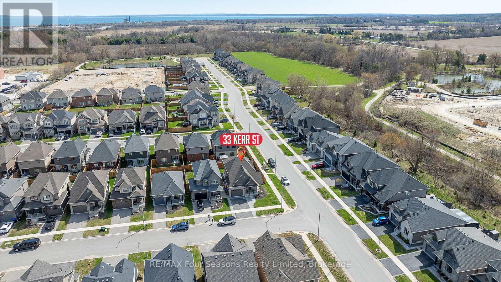 33 Kerr Street, Collingwood, Ontario  L9Y 4B6 - Photo 3 - S13056250