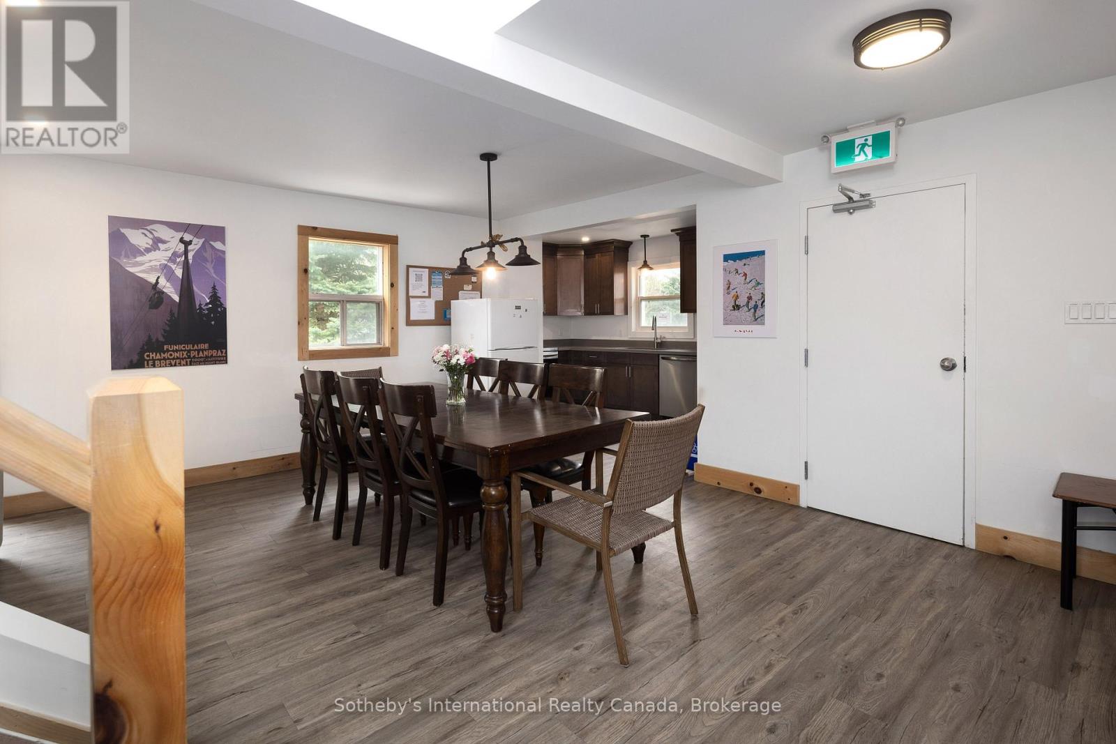 210 Arlberg Crescent, Blue Mountains, Ontario  L9Y 0M1 - Photo 14 - X13056288