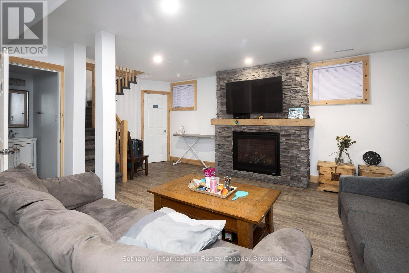 210 Arlberg Crescent, Blue Mountains, Ontario  L9Y 0M1 - Photo 25 - X13056288