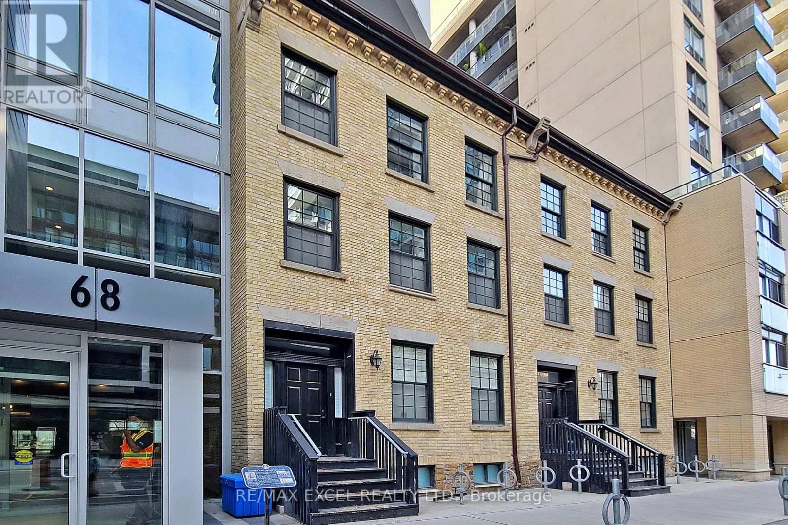 TH01 - 68 SHUTER STREET, Toronto, Ontario