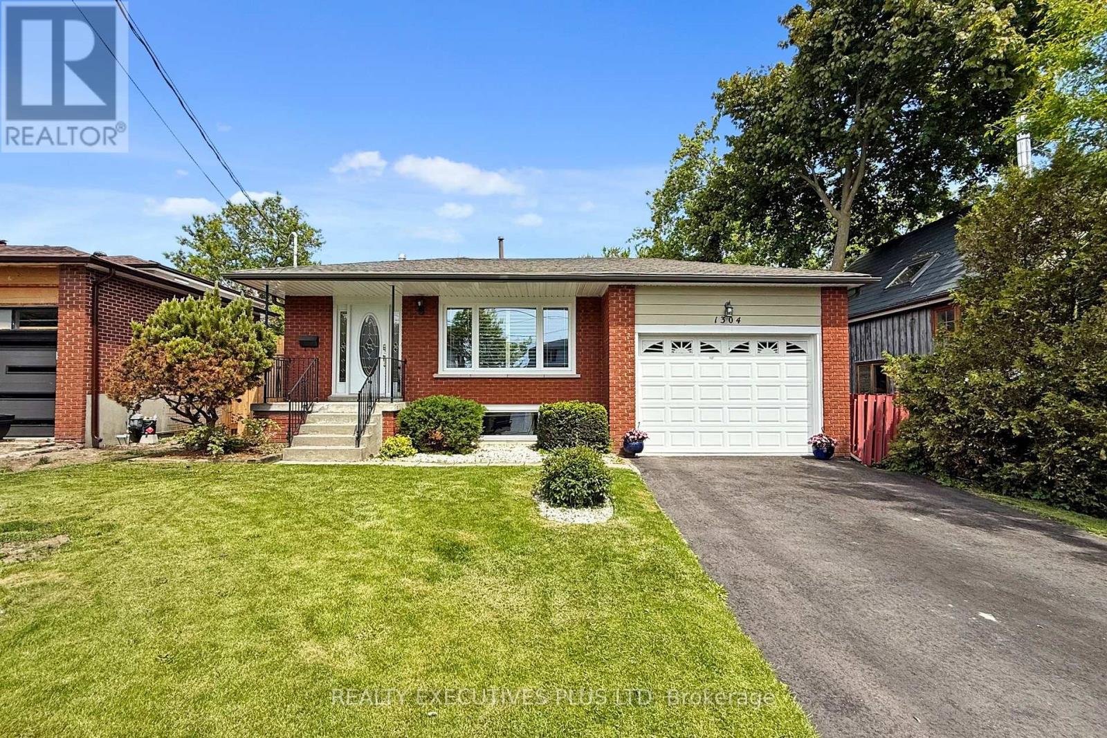 1304 WHARF STREET, Pickering, Ontario