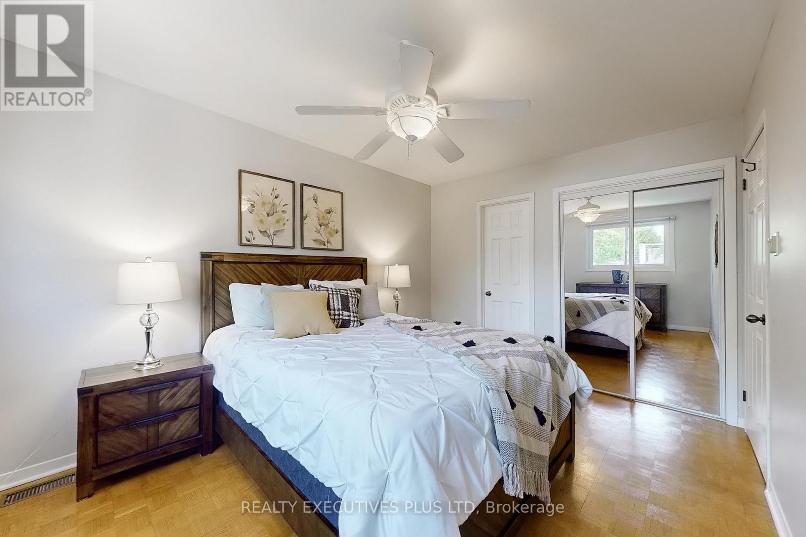 1304 Wharf Street, Pickering, Ontario  L1W 1A4 - Photo 17 - E13056254