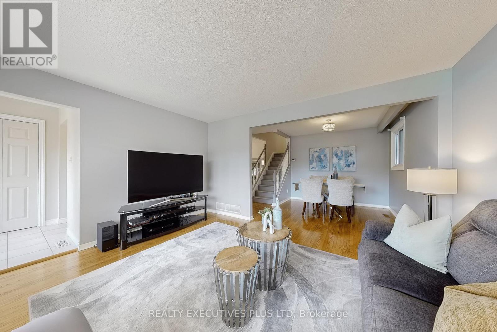 1304 Wharf Street, Pickering, Ontario  L1W 1A4 - Photo 5 - E13056254