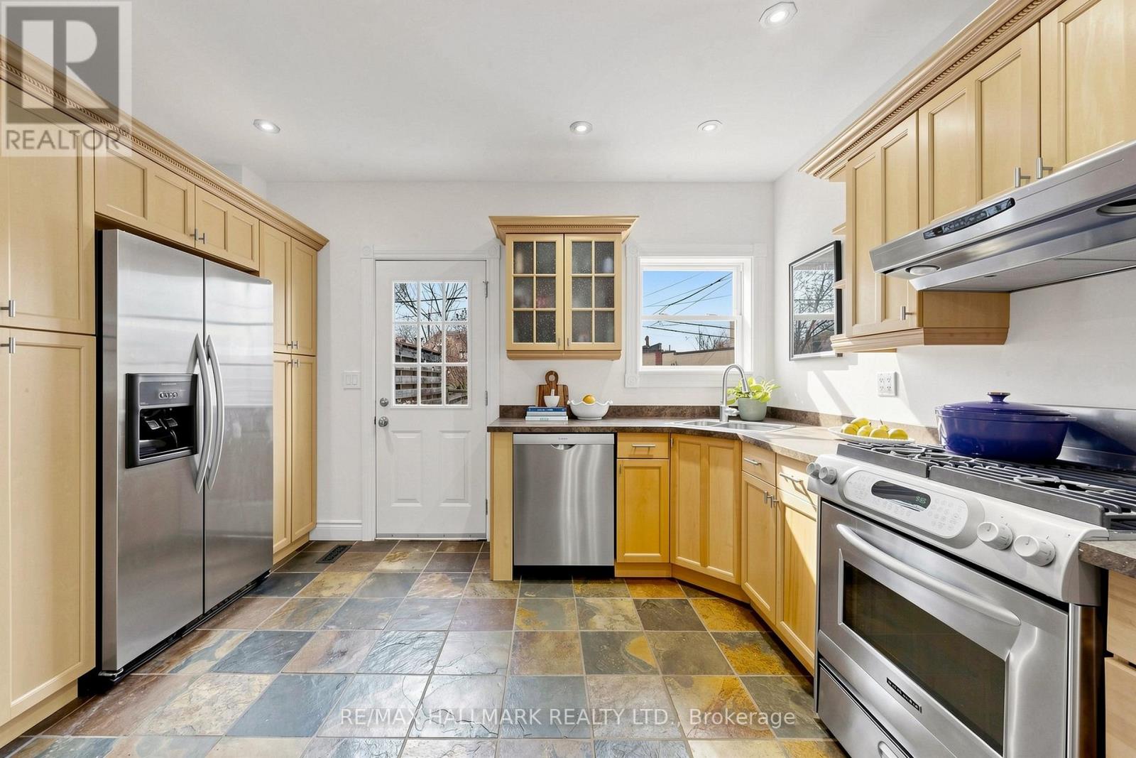 145 Wildwood Crescent, Toronto, Ontario  M4L 2K9 - Photo 10 - E13056266