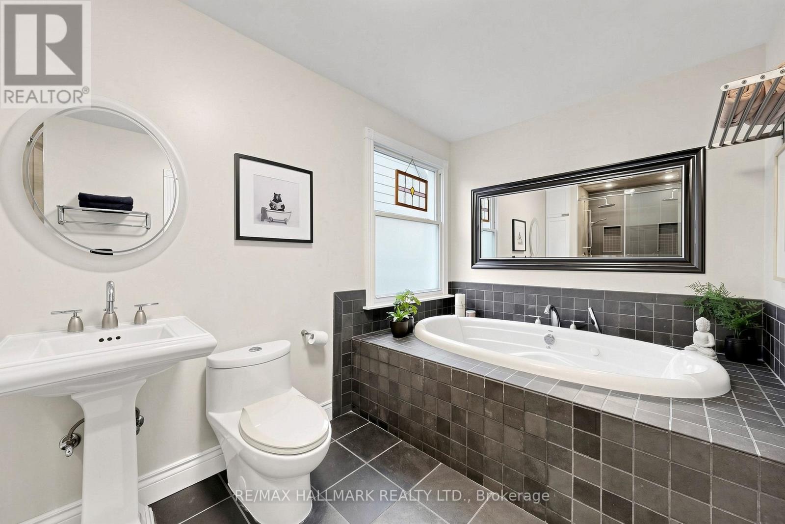 145 Wildwood Crescent, Toronto, Ontario  M4L 2K9 - Photo 14 - E13056266