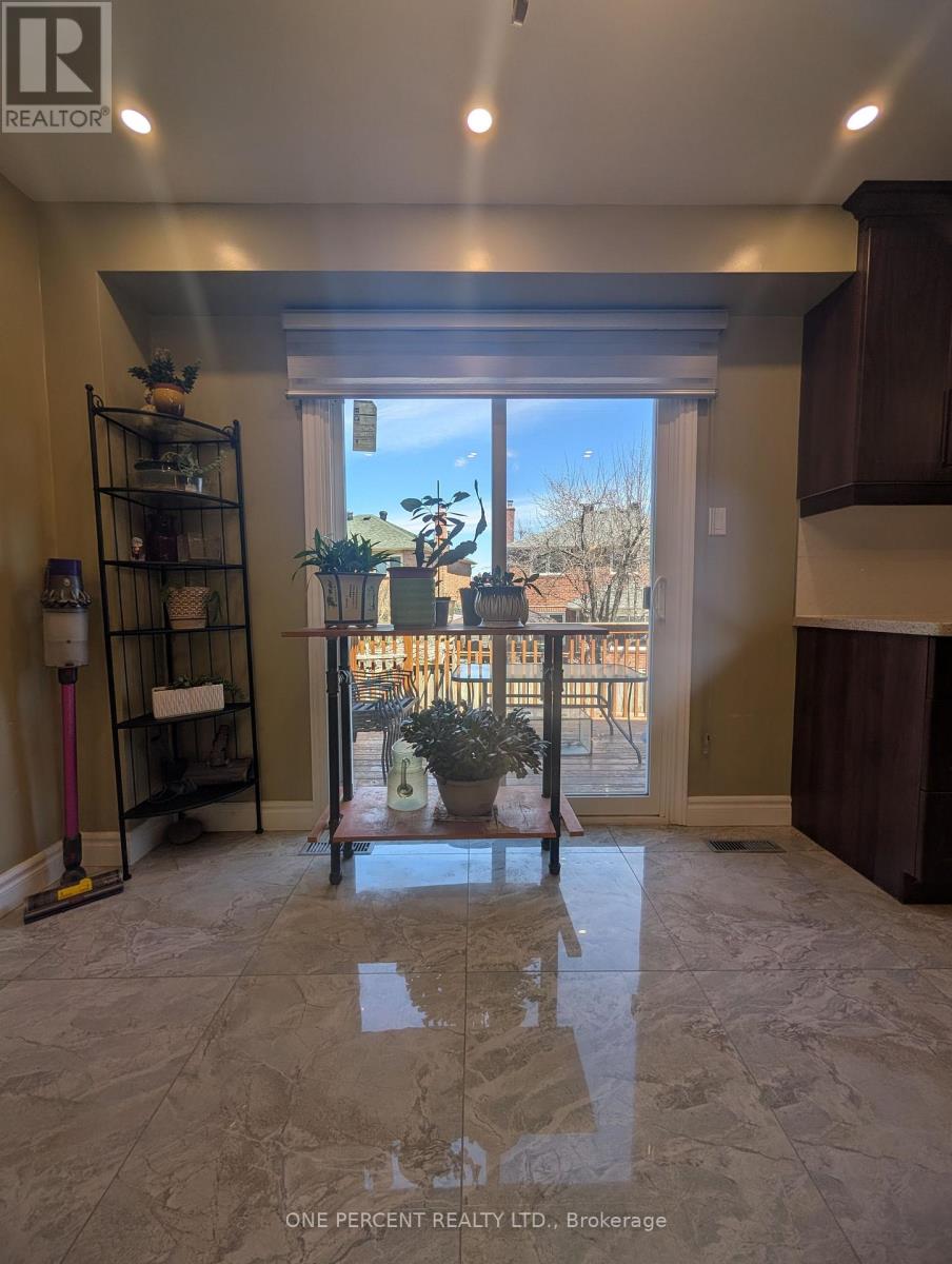 8 Historic Terrace, Toronto, Ontario  M1V 3C2 - Photo 7 - E13056268