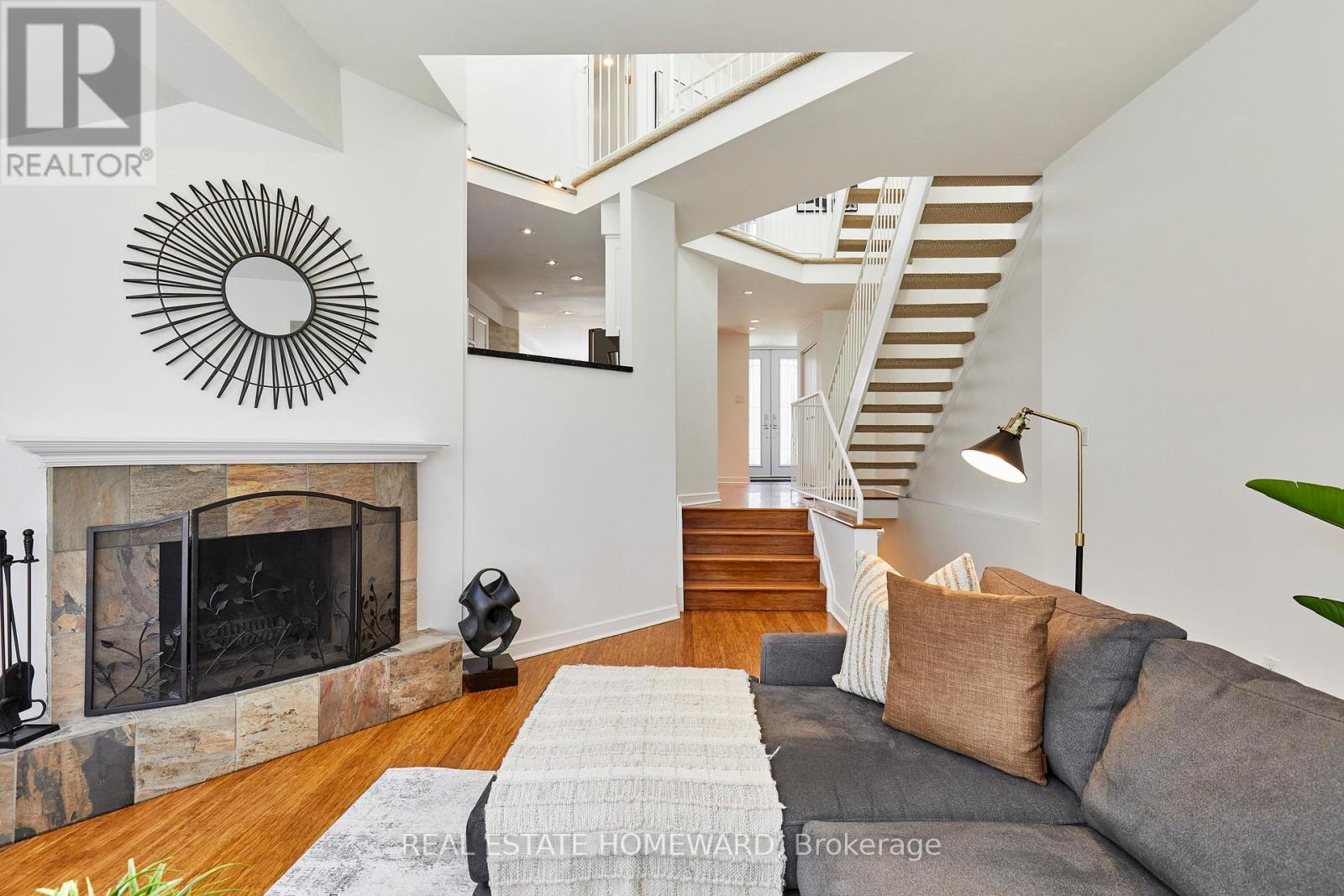 117 Edgewood Avenue, Toronto, Ontario  M4L 3H2 - Photo 14 - E13052348