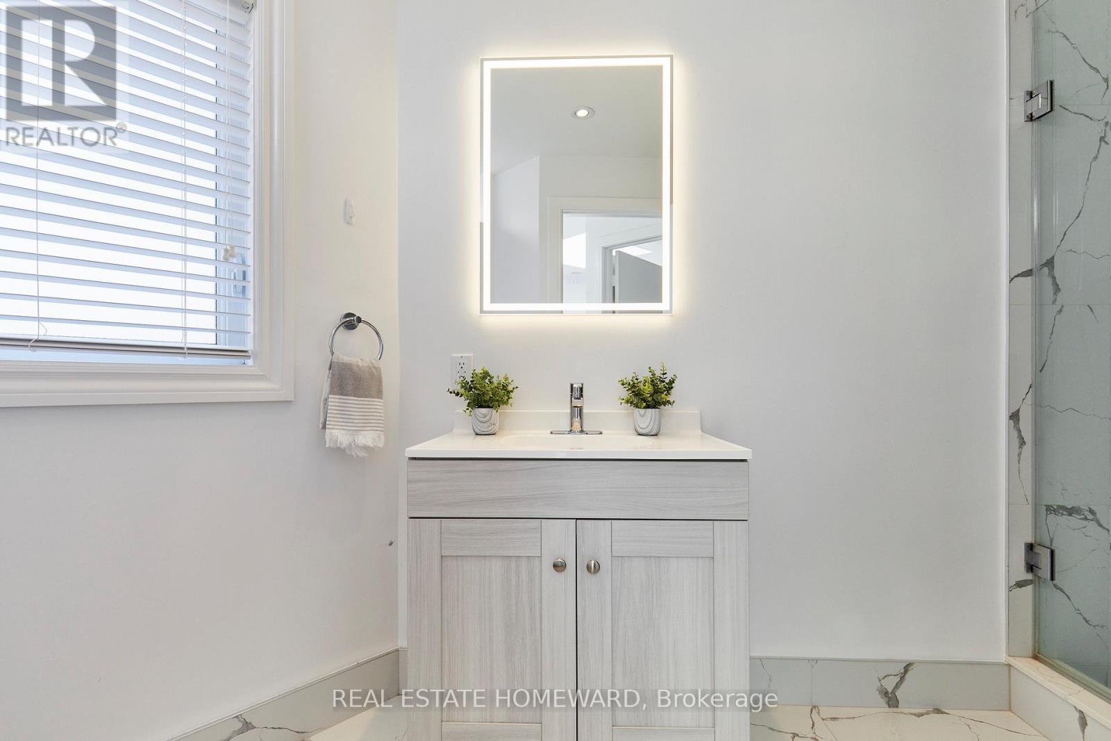 117 Edgewood Avenue, Toronto, Ontario  M4L 3H2 - Photo 28 - E13052348