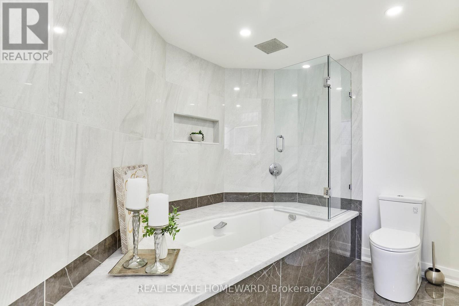 117 Edgewood Avenue, Toronto, Ontario  M4L 3H2 - Photo 21 - E13052348