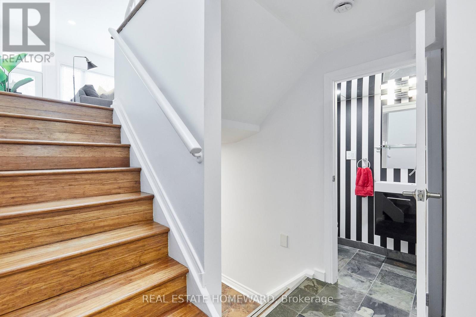 117 Edgewood Avenue, Toronto, Ontario  M4L 3H2 - Photo 35 - E13052348