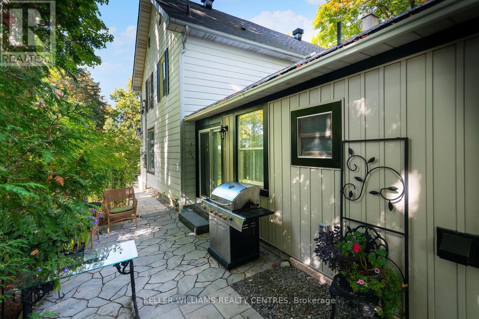 332 Main Street, King (Schomberg), Ontario  L0G 1T0 - Photo 36 - N13056252