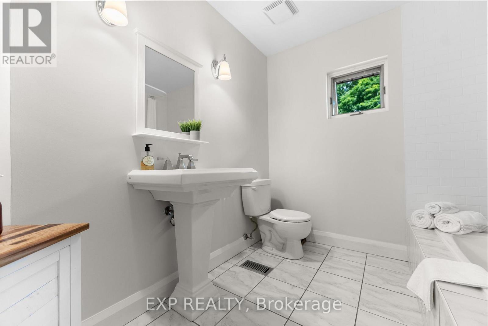 5759 Queenscourt Crescent, Ottawa, Ontario  K4M 1K3 - Photo 36 - X12795306