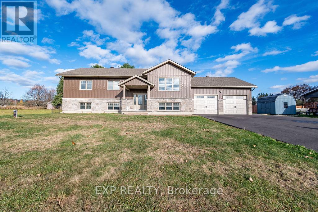 20 RIVERDALE STREET, Whitewater Region, Ontario