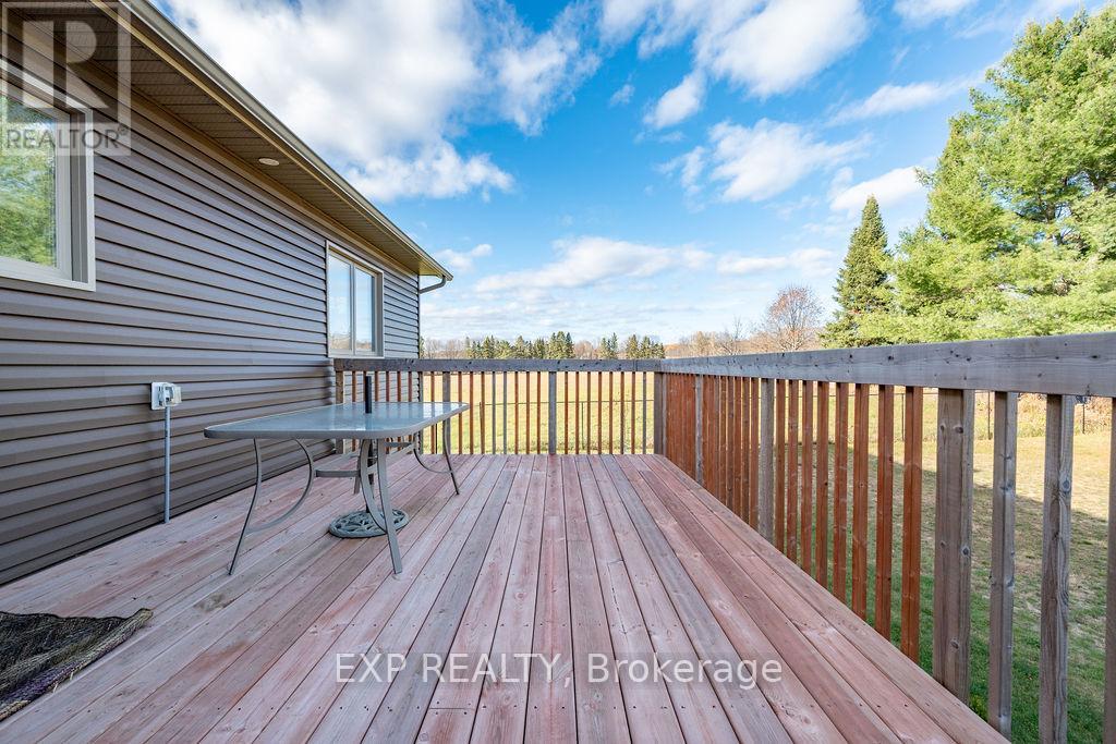 20 Riverdale Street, Whitewater Region, Ontario  K0J 2L0 - Photo 8 - X12902334