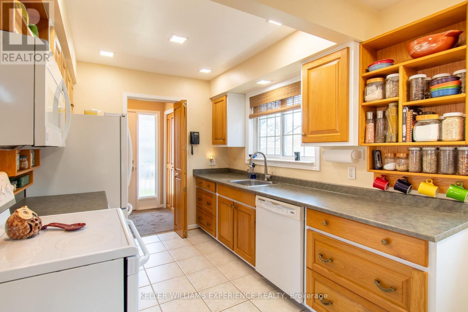 58 Varden Crescent, Barrie (Codrington), Ontario  L4M 4P3 - Photo 10 - S13056276