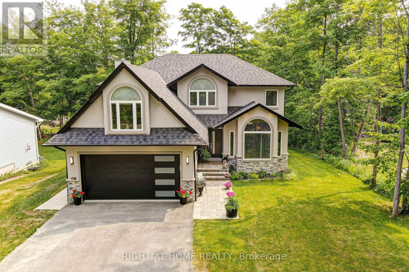 77 POLISH AVENUE, Penetanguishene, Ontario