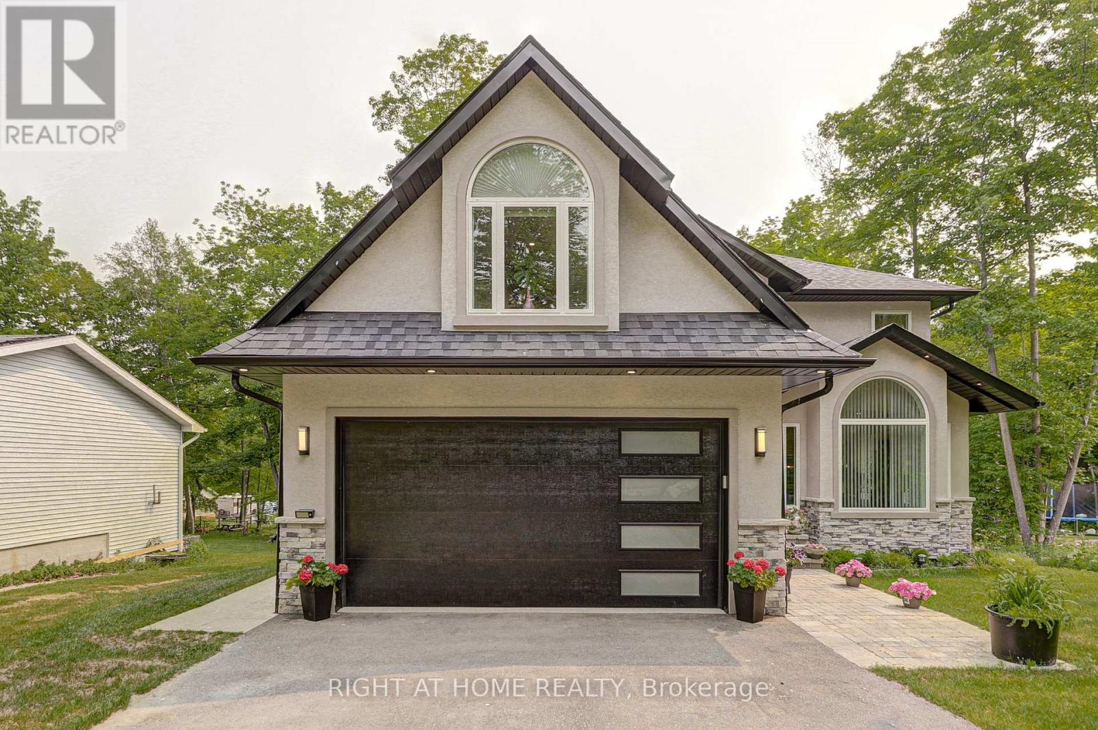 77 Polish Avenue, Penetanguishene, Ontario  L9M 1W8 - Photo 2 - S13056342