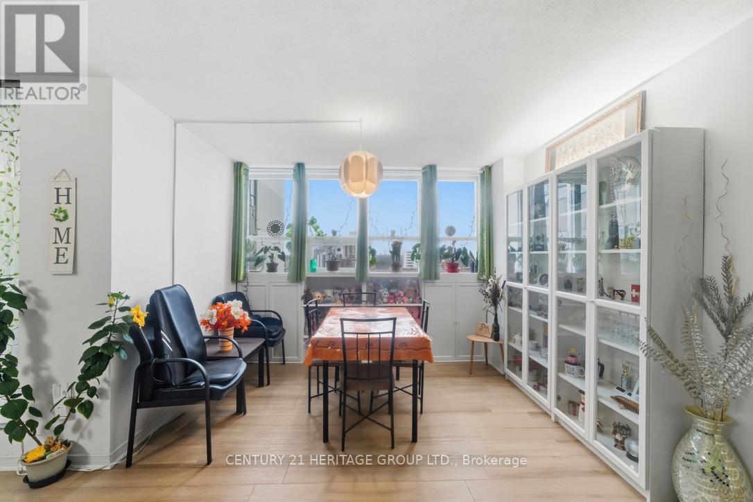 1408 - 2323 Confederation Parkway, Mississauga, Ontario  L5B 1R6 - Photo 7 - W13055714